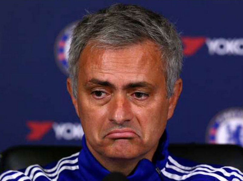 Pelatih Jose Mourinho Akhirnya Dipecat Dari Chelsea