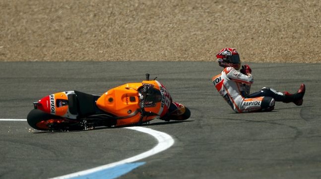 Marc Marquez gagal juarai MotoGP yang digelar di Le Mans karena terjatuh