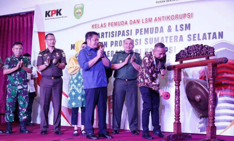 Bimtek Kelas Pemuda dan LSM Antikorupsi Sumsel di Balroom Hotel Beston Palembang