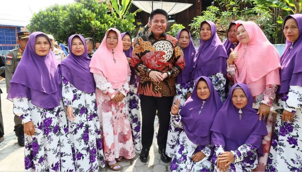 Herman Deru Saat Kunjungan Kerja di Kecamatan Pengandonan, OKU